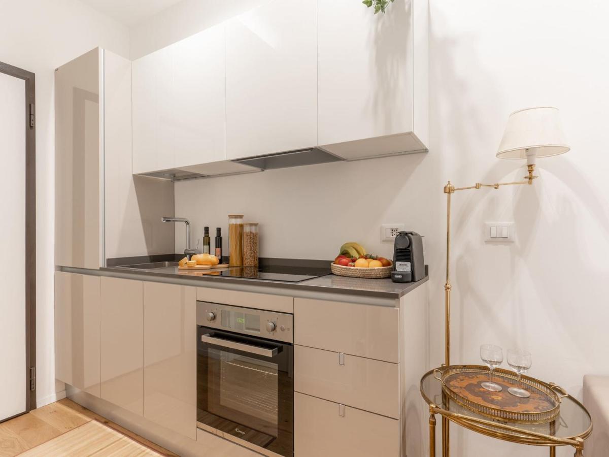 The Best Rent - Gorgeous One-Bedroom Apartment In Ticinese Milano Exterior foto