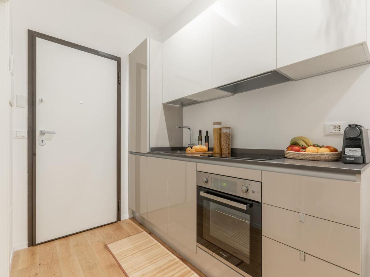 The Best Rent - Gorgeous One-Bedroom Apartment In Ticinese Milano Exterior foto